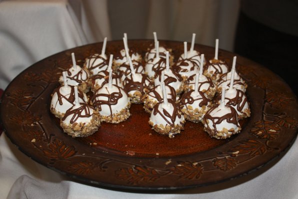 A plateful of hazelnut-almond cake-pops from the Red Blazer. Careful, now, you’ll spoil your dinner!