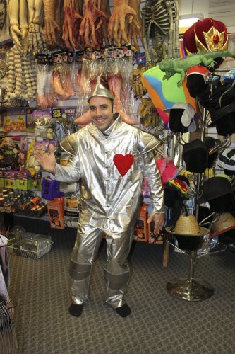 Here we see Keith as the Tin Man, popping, locking and generally doing the robot.