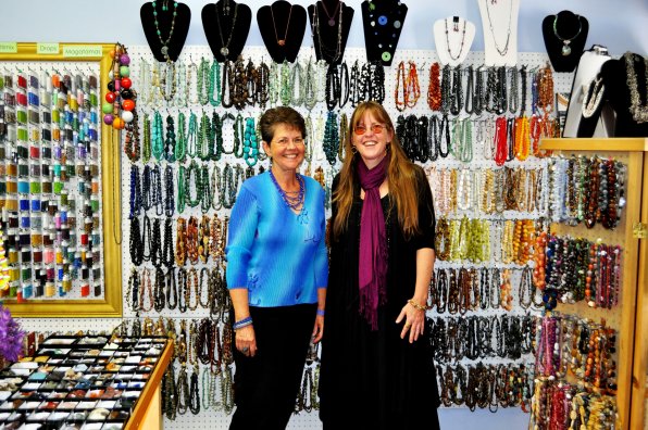 Donna (left) and Chris Nordlund show us the ropes at Bead It.