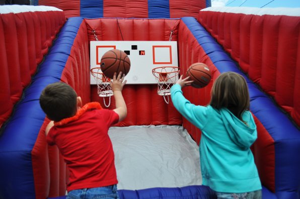 Max Hilstro and Ava Lambert get their Matt Bonner on.