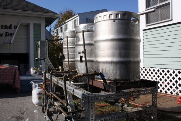 When Ed Ramshaw designed his homebrewing contraption, the end result resembled something more like a clothes-washing setup from the late 1800’s, but it sure does produce some delicious-tasting beer.