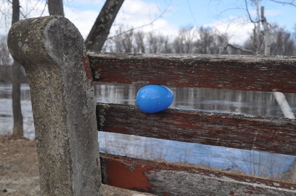 This egg was so happy to see an unfrozen river at long last that it pulled up a bench and watched for awhile. Funny thing is, it’s right behind a building full of ice. If you guessed it’s named after a dude named Everett, you’d be in the arena. Or ballpark. However the phrase goes.