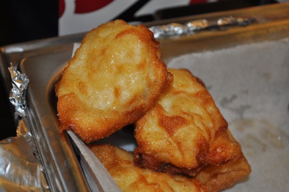 That’s a mac and cheese egg roll. Now we’ve seen everything!