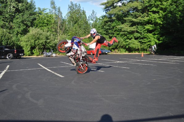 Does this move by Joey “Crazy White Boy” Saporetti, who was repping Dreamworx and Sicknasty Clothing, count as keeping two hands on the wheel?