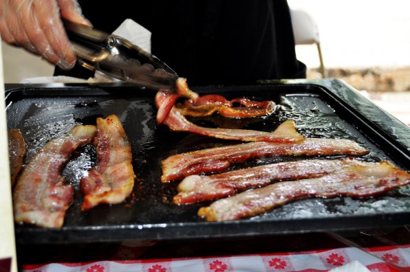 Sizzling bacon (snake bacon? SNACON?! That’s not what it is, but imagine!) is always photogenic.
