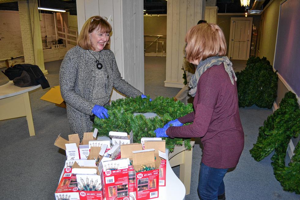 Marilyn Bogue and Dori Weinkauf had a grand old time working on their wreaths. (TIM GOODWIN / Insider staff) - 
