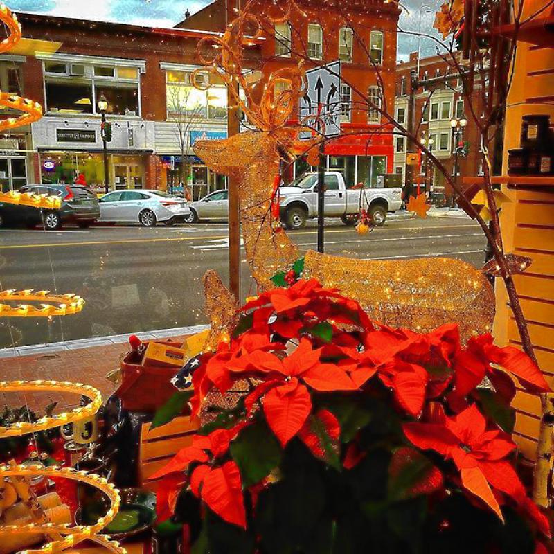 With this being the final ‘Insider’ before Christmas, we thought it would be appropriate to show off some extra holiday cheer with this snapshot of Main Street through a decorated window taken by Instagram user @babzzyc. We’re going to miss all the holiday bling. - 
