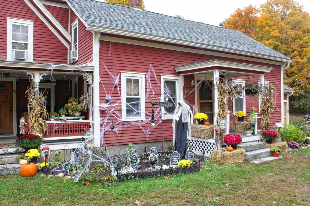 JON BODELL / Insider staff—We drove around Concord to see what kinds of Halloween displays we could find on people's houses.