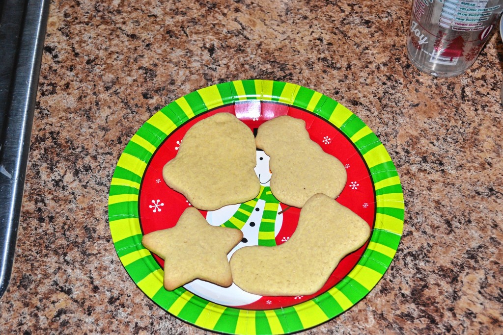 These festively shaped sugar cookies are quite tasty and will make for a nice dessert for your guests.