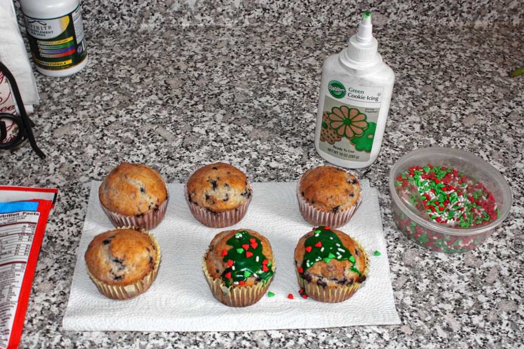 With just some green icing and some red, white and green sprinkles, you can turn almost anything into a Christmas version of itself. That’s what we did here with some muffins.