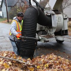 Rake your leaves to the curb before Oct. 30