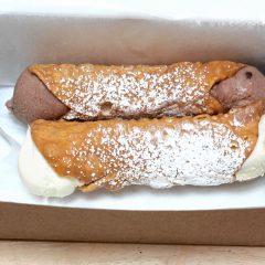Food Snob: Cannolis from The Cannoli Stop @ The Candy Shop