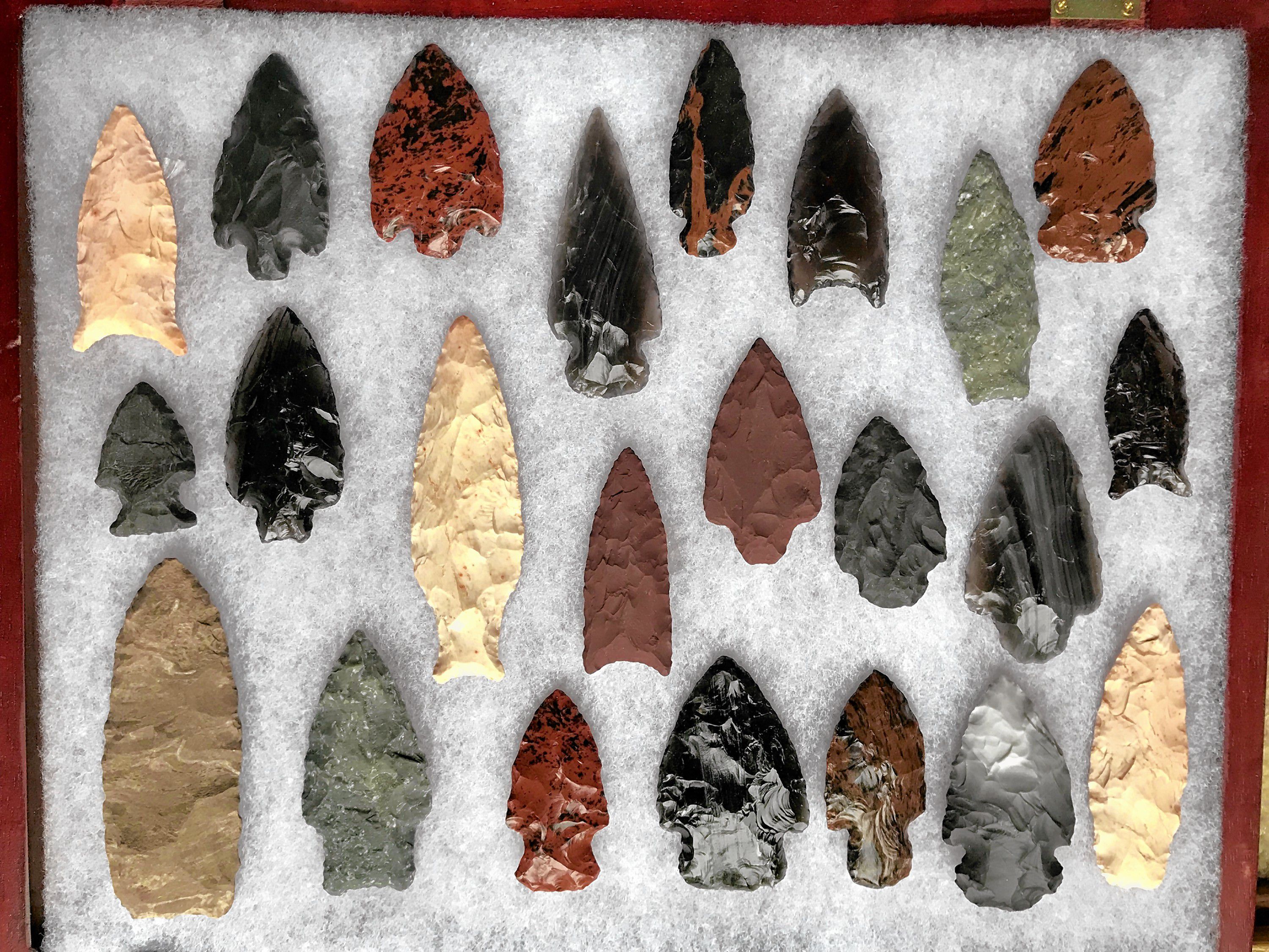KVK Crystals Lot of 25 Indian Arrowheads Agate Chert Flint New Project Points 1 1/2\ L 