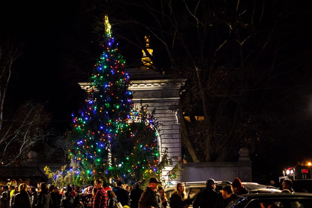 The Concord Christmas Tree Lighting celebration took place at City Plaza in downtown Concord on Friday, Nov. 24, 2017. (ELIZABETH FRANTZ / Monitor staff) Elizabeth Frantz
