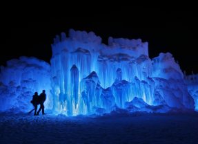 Frozen excursion: Ice Castles open